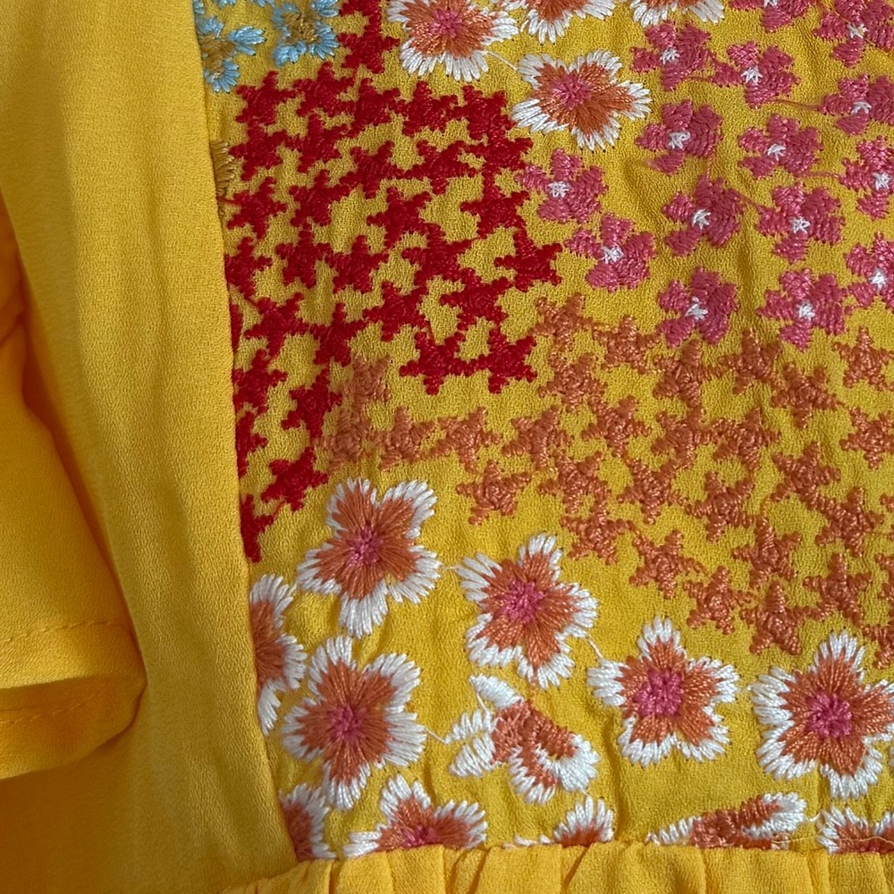 Savanna Jane Yellow Embroidered Boho Tunic top Size M Flowy Ruffle Sleeve - Picture 10 of 11